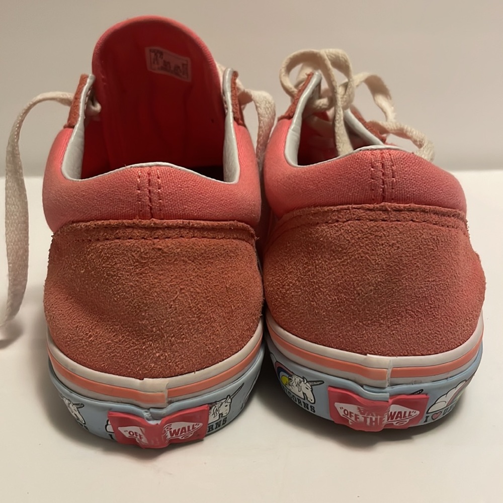 Vans - Picture 3 of 5